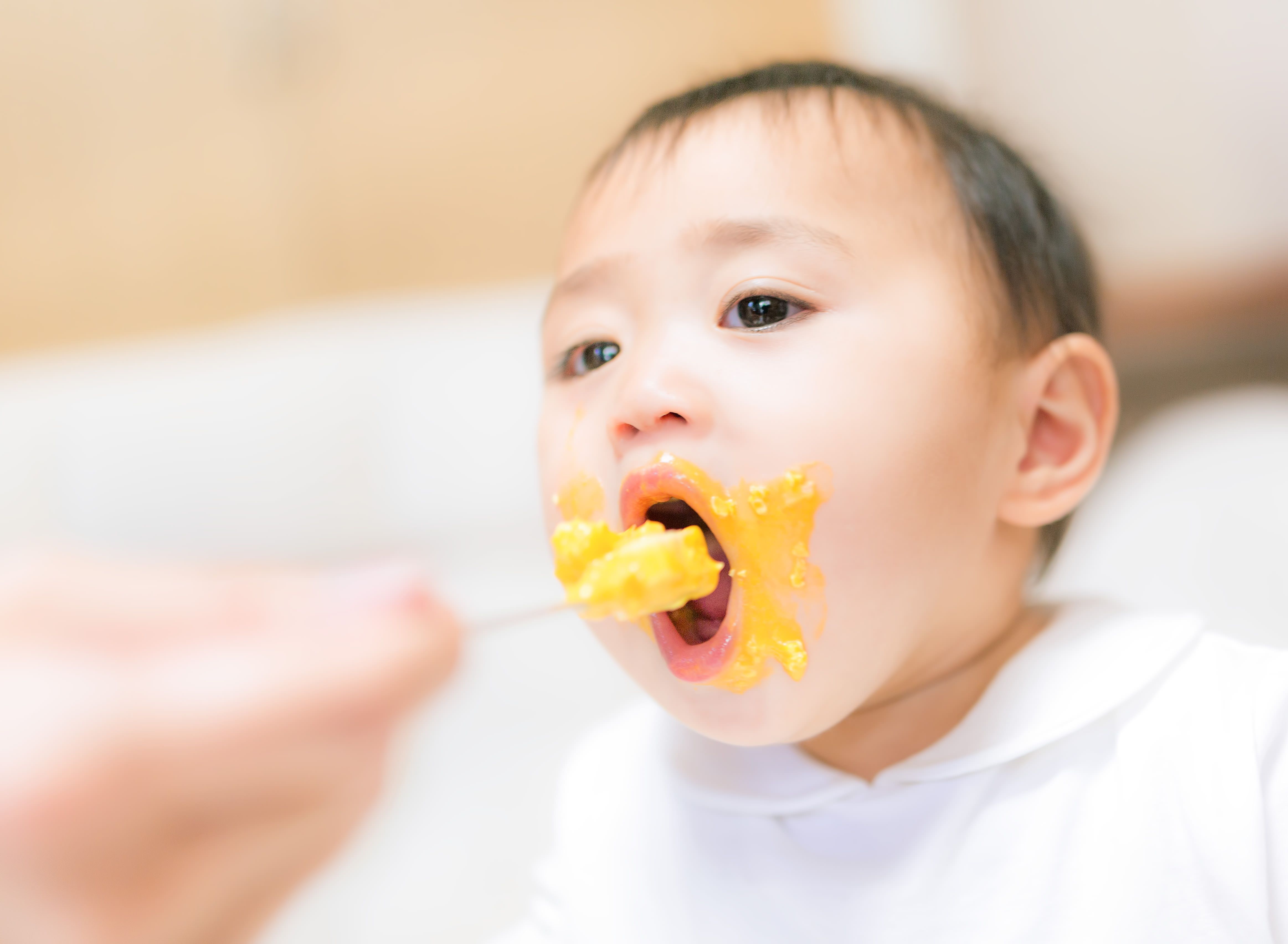 赤ちゃんが大量に吐く原因と対策は 幽門狭窄症の可能性がある いくかつ